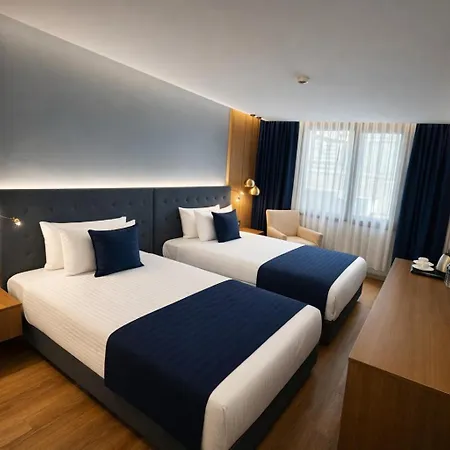 Hotel The Revia Square 4*