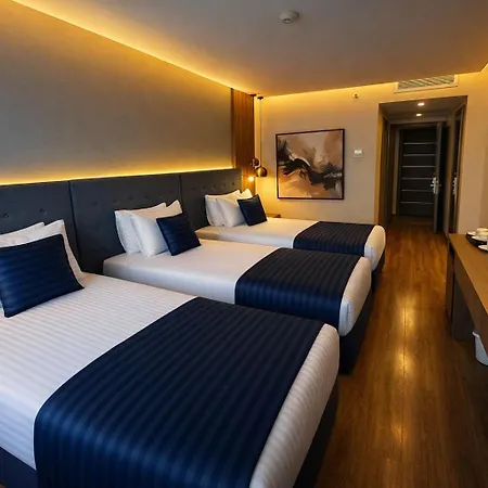 Hotel The Revia Square