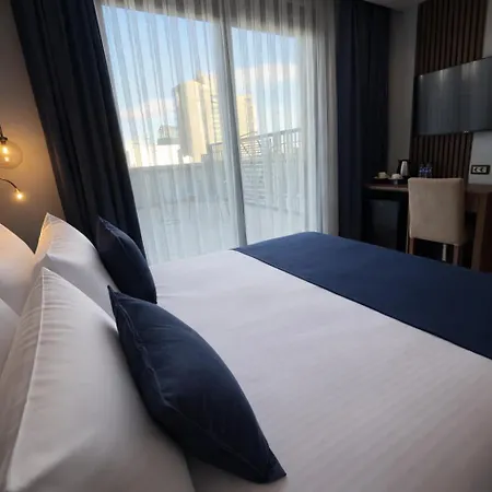 The Revia Square 4* イスタンブール